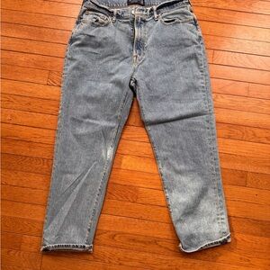 Abercrombie & Fitch Athletic Loose Medium Wash Blue Jeans